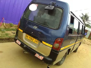 Hyundai H-100 2004 Blue