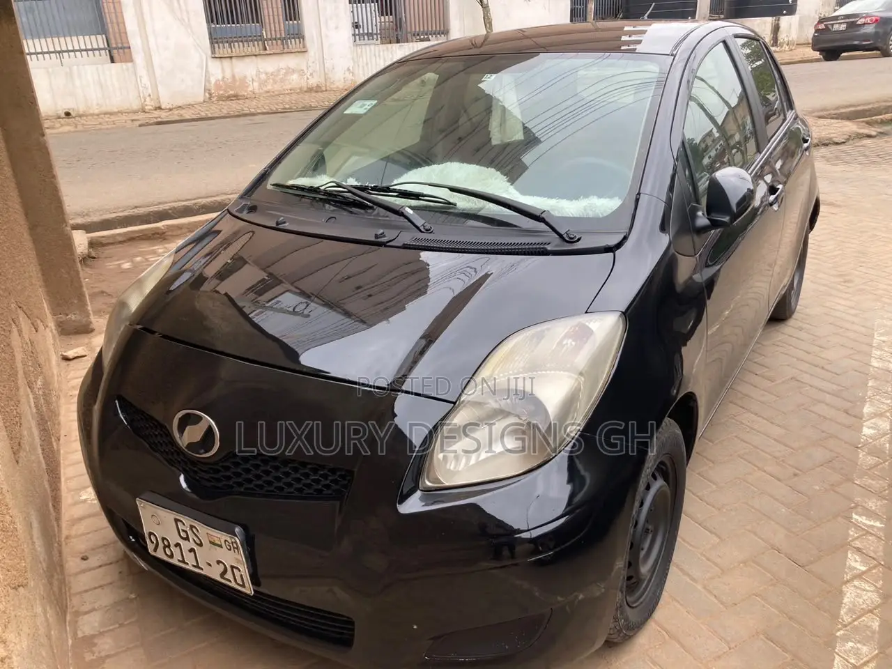 Toyota Vitz 2010 Black