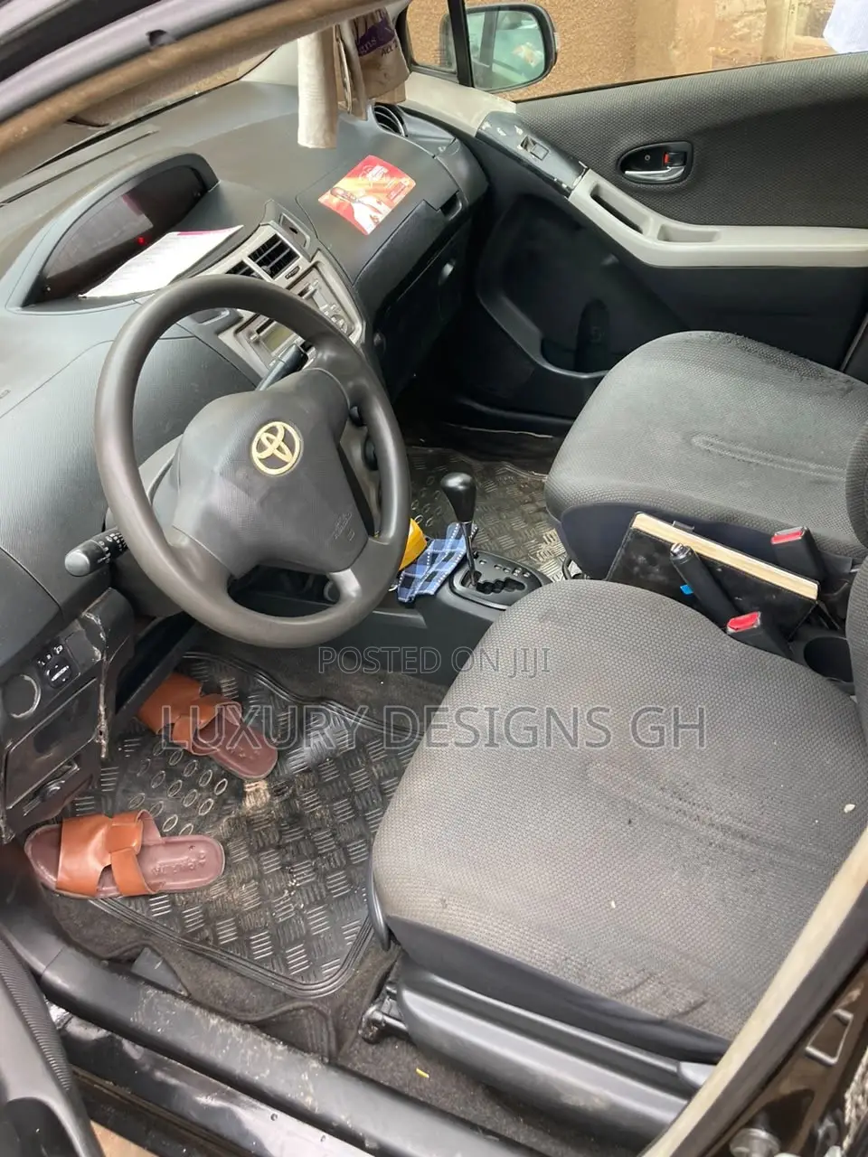 Toyota Vitz 2010 Black