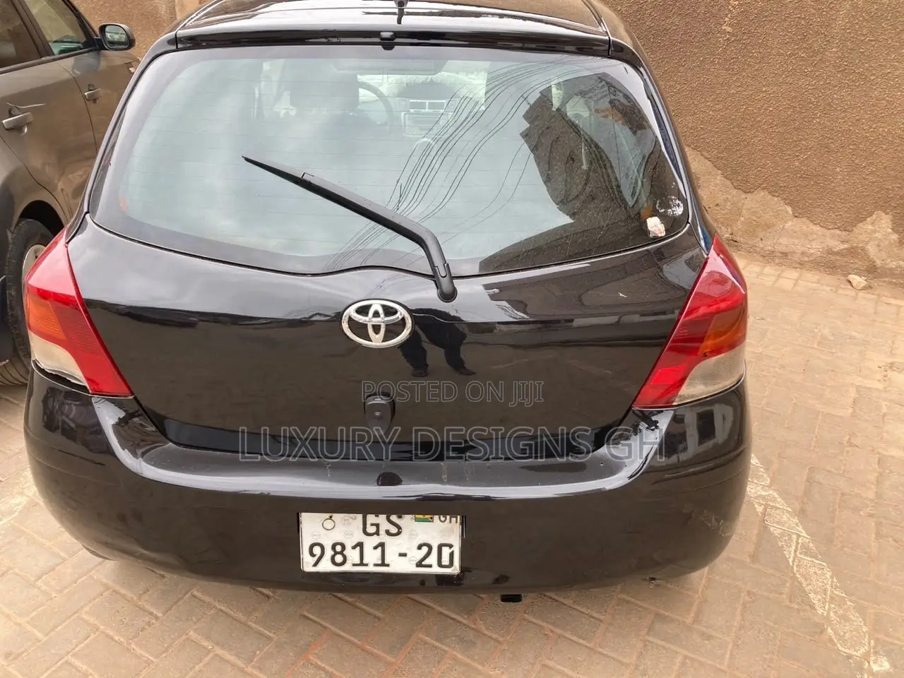 Toyota Vitz 2010 Black