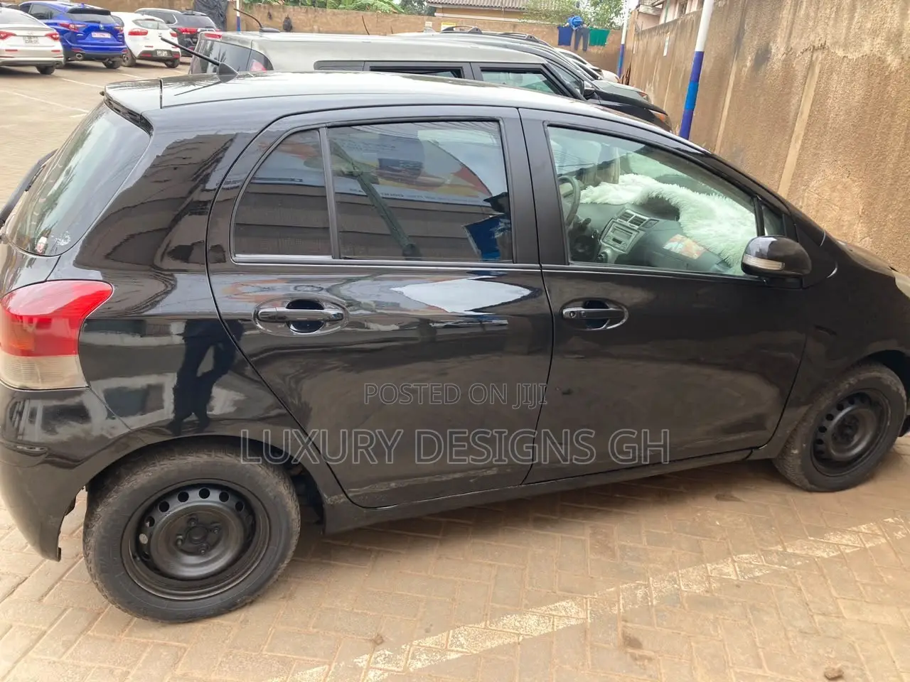 Toyota Vitz 2010 Black