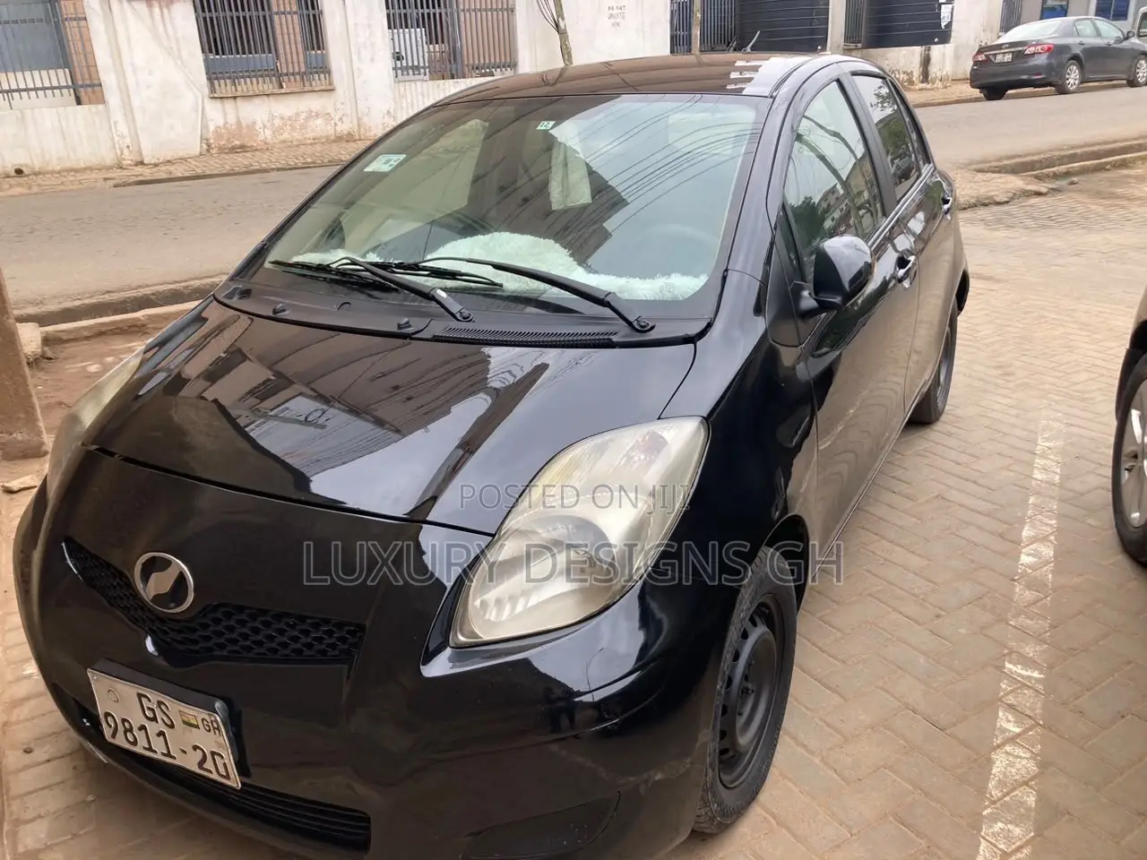 Toyota Vitz 2010 Black