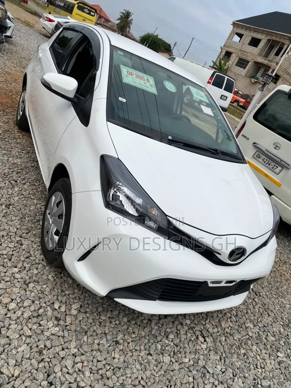 Toyota Vitz 2015 White