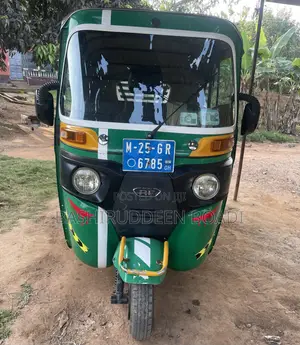 Bajaj RE 2025 Green