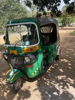 Bajaj RE 2025 Green