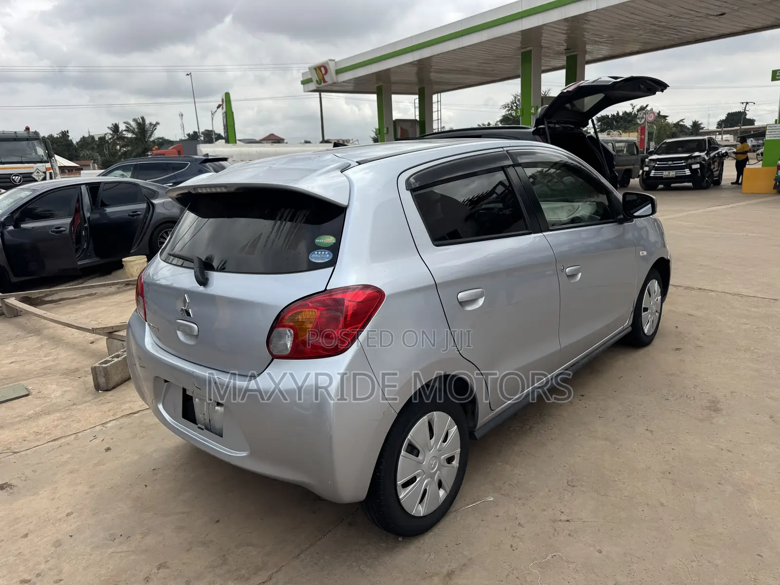 Mitsubishi Mirage 2015 Silver