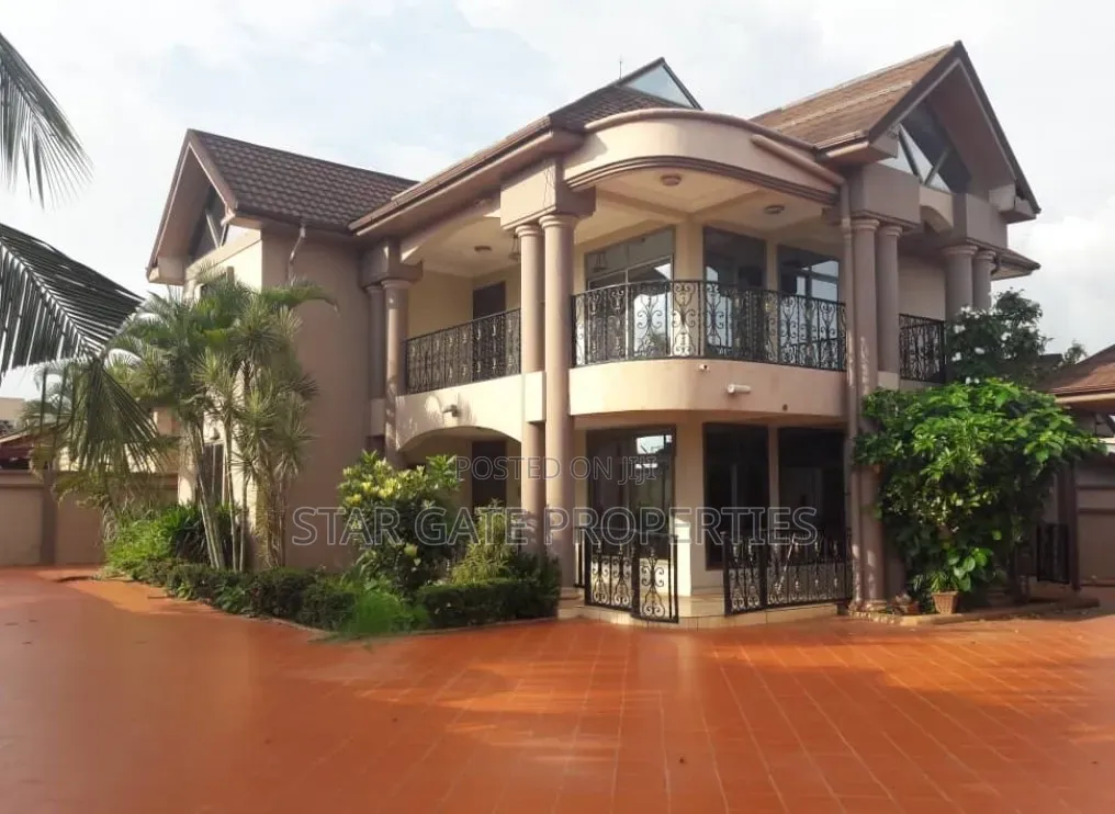 5bdrm House in Santasi Atasomanso, Kumasi Metropolitan for sale