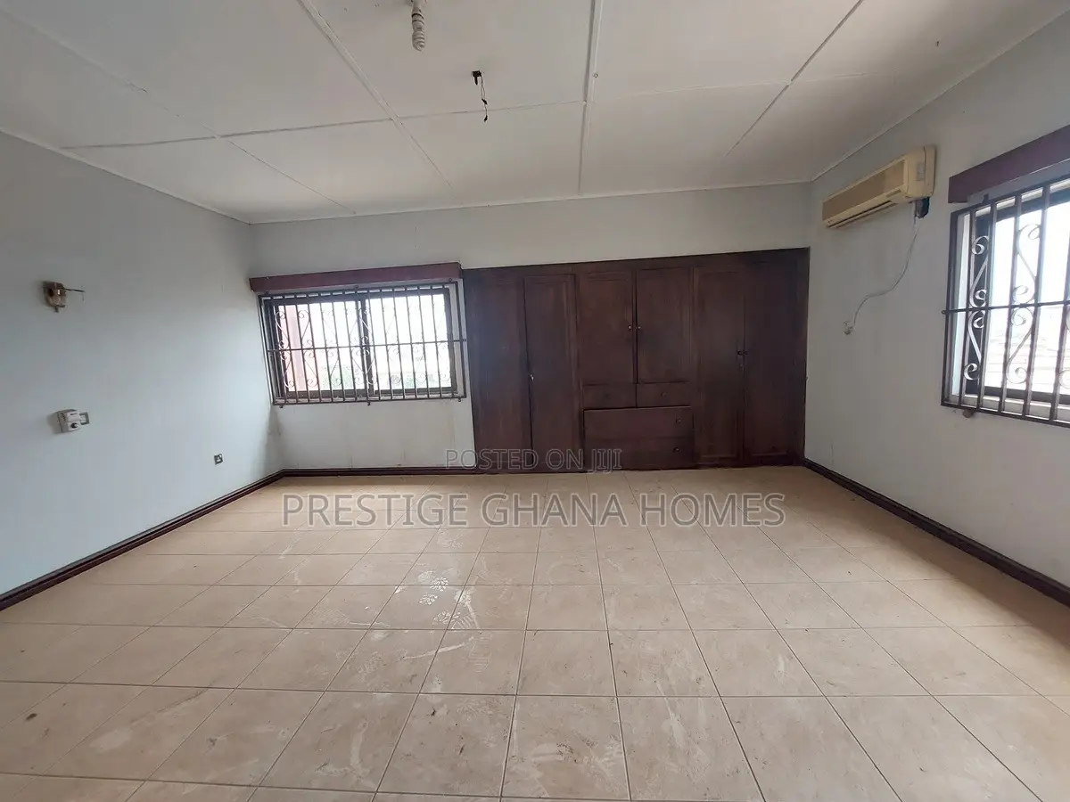6bdrm Mansion in Nyanmekye for rent