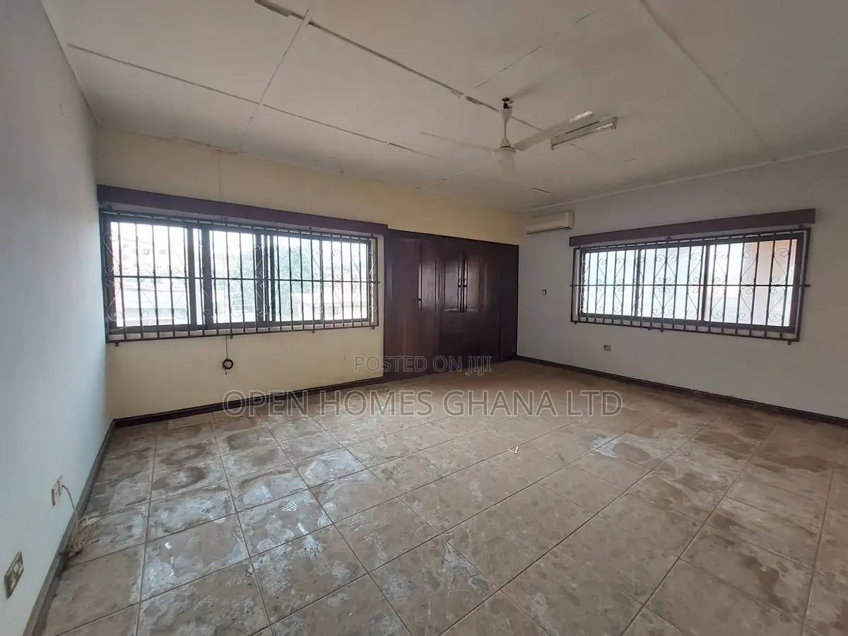 6bdrm Mansion in Nyanmekye for rent