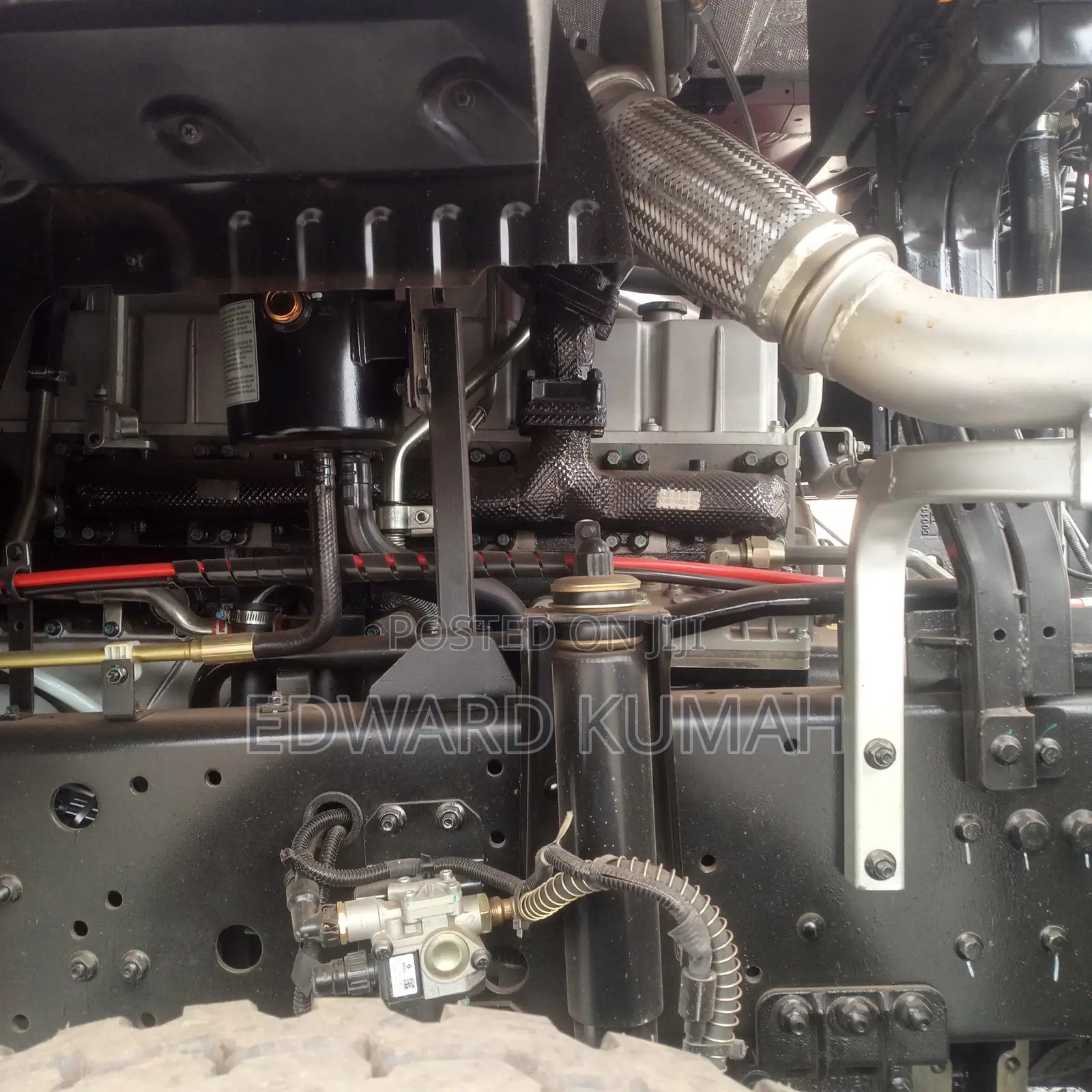 Brand New Dongfeng 375 6x4 Tractor Head