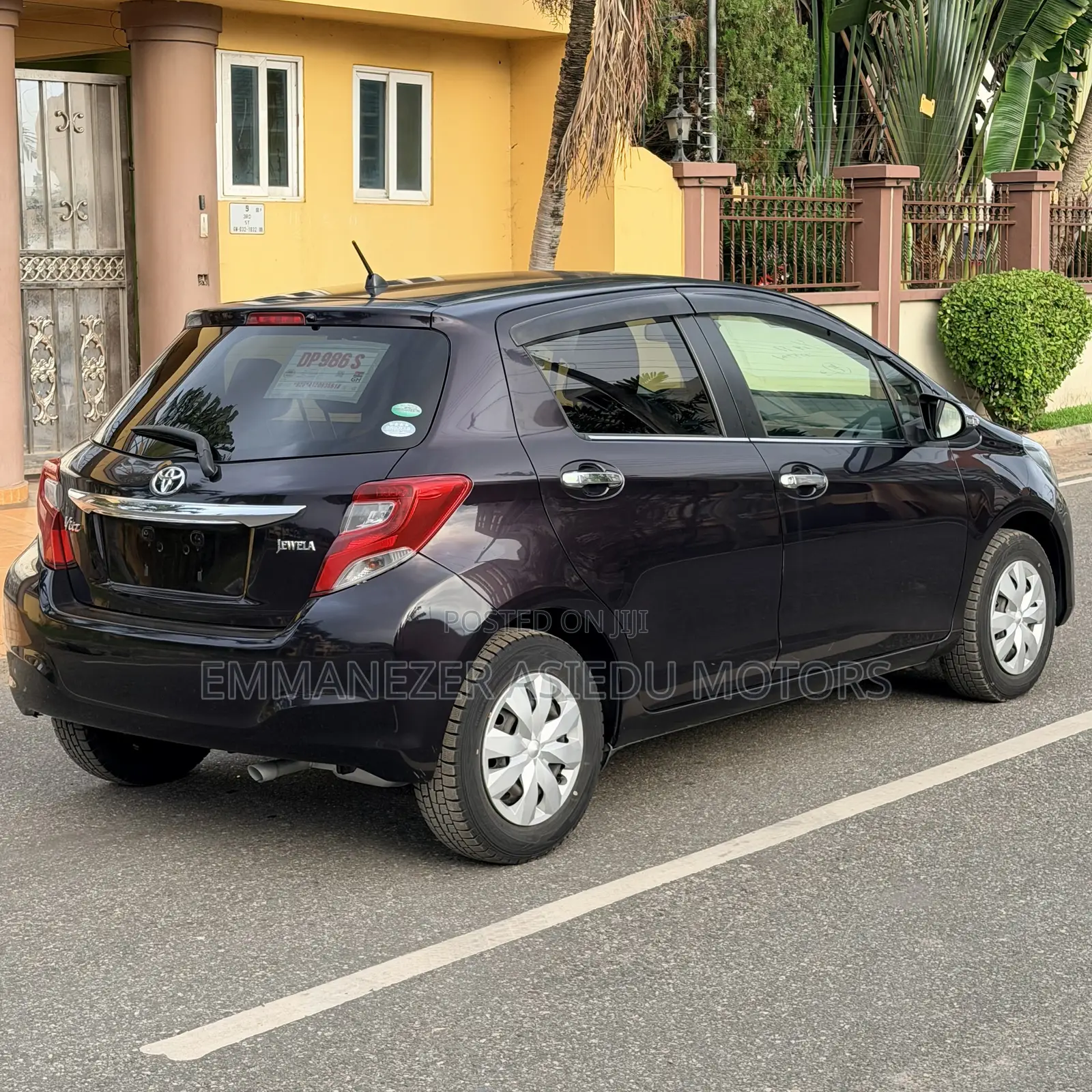 Toyota Vitz 1.3 FWD 5dr 2016 Purple
