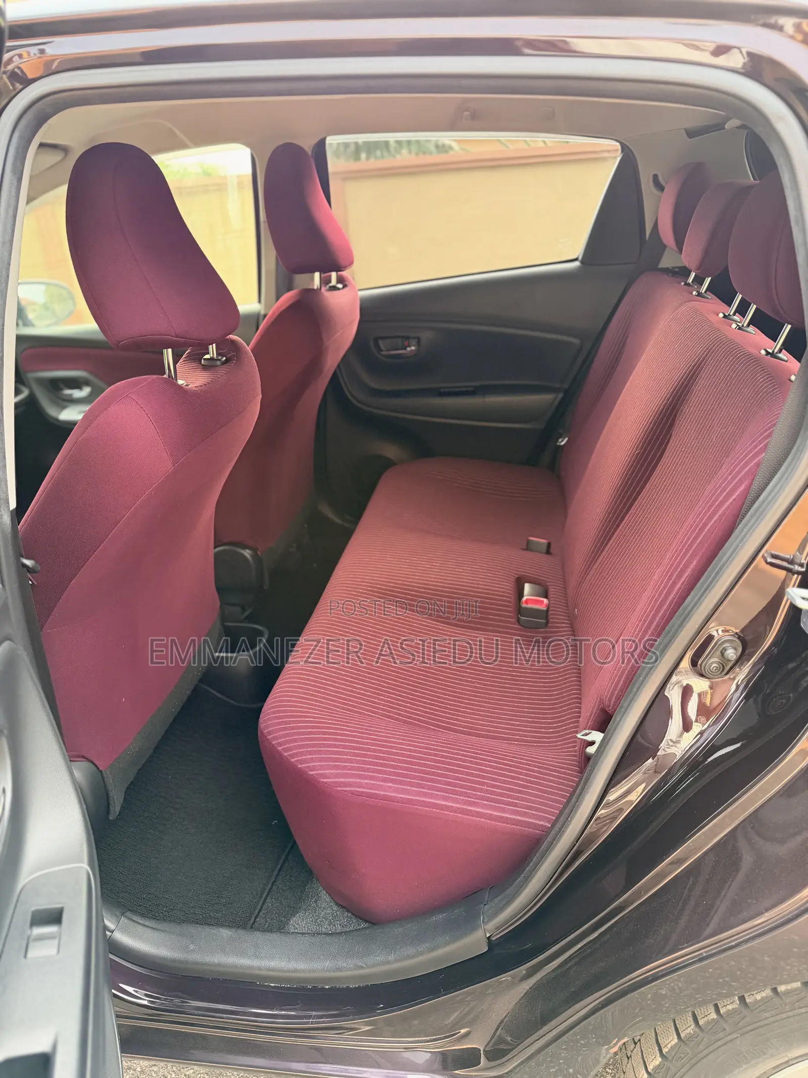 Toyota Vitz 1.3 FWD 5dr 2016 Purple