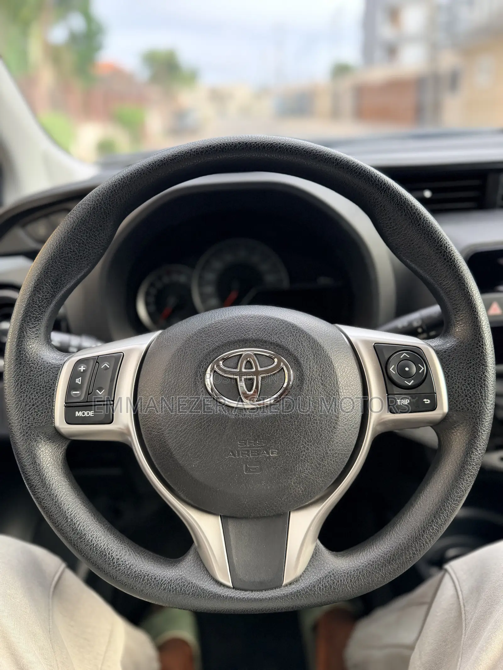 Toyota Vitz 1.3 FWD 5dr 2016 Purple