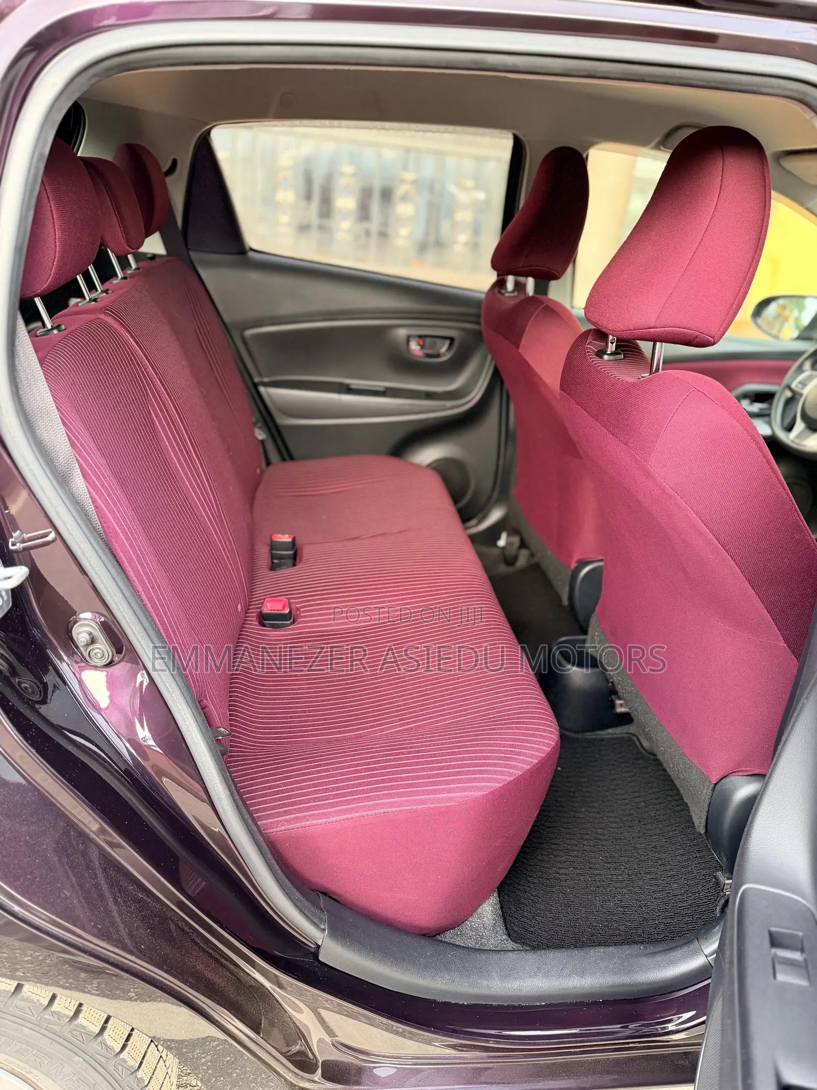 Toyota Vitz 1.3 FWD 5dr 2016 Purple