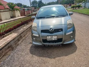 Toyota Vitz 2009 Green