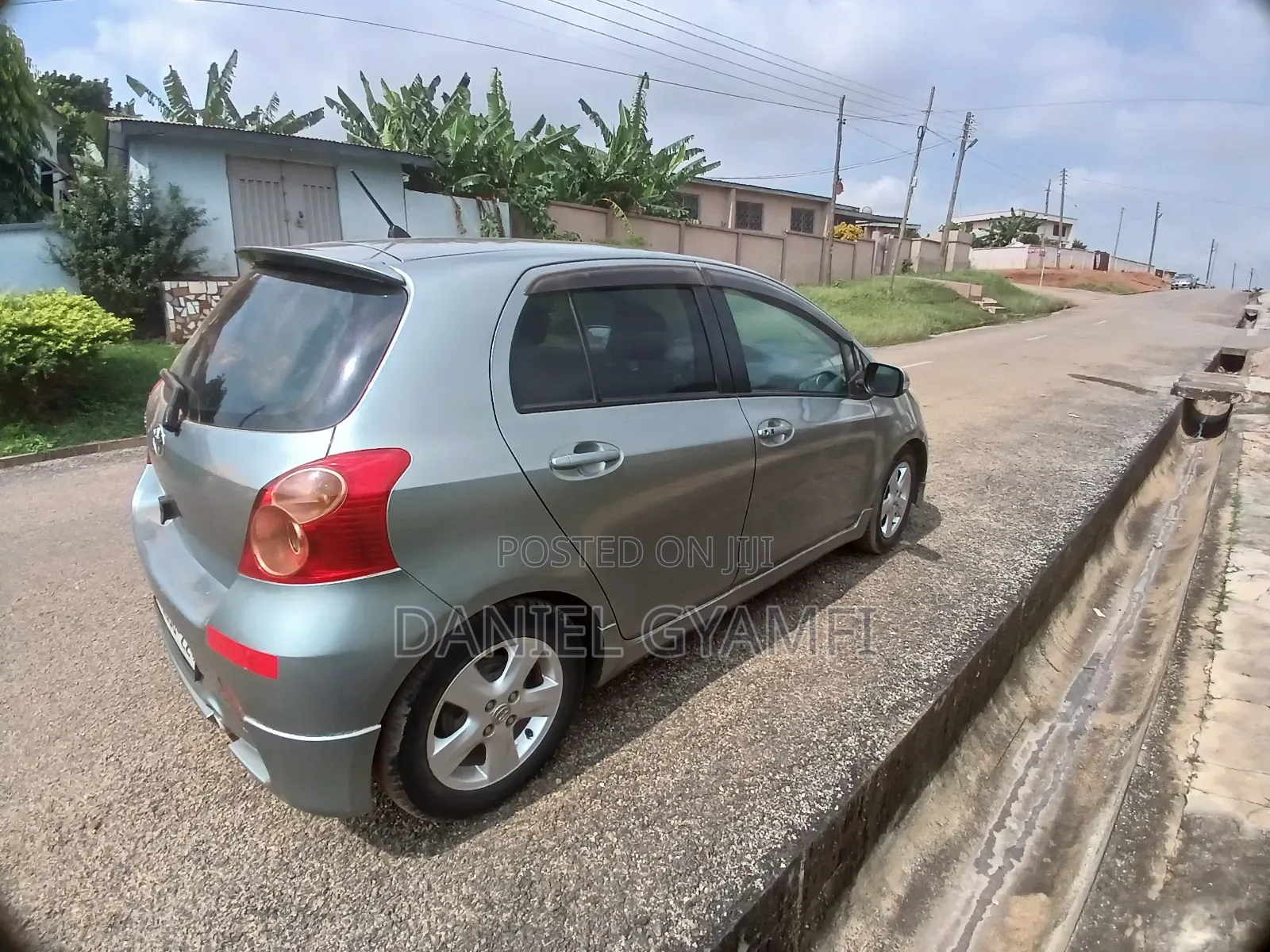Toyota Vitz 2009 Green