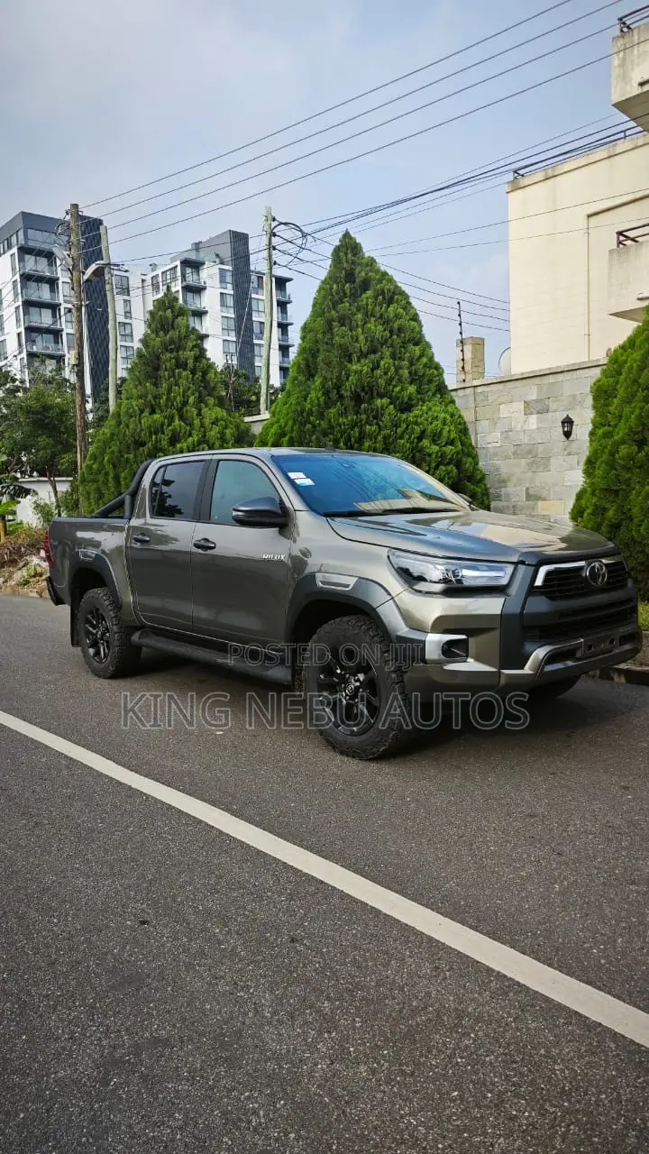 Toyota Hilux Revo Double Cab Deisel 2.4 RWD 2022 Green