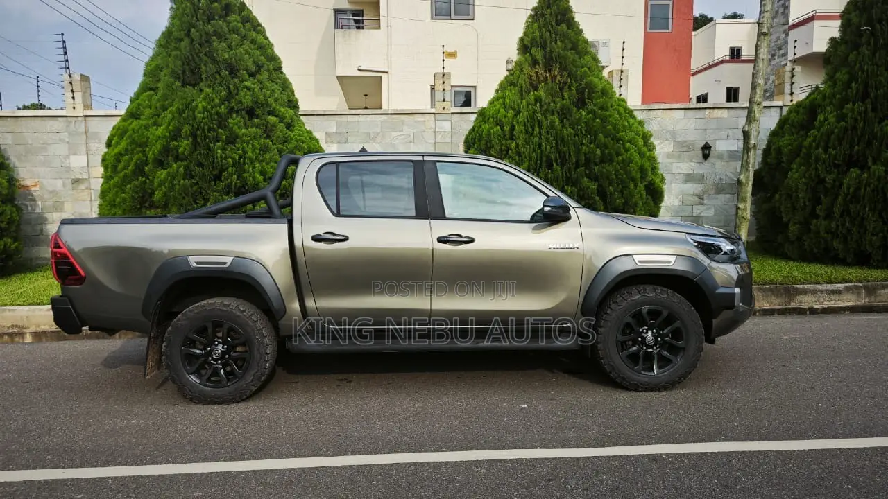 Toyota Hilux Revo Double Cab Deisel 2.4 RWD 2022 Green