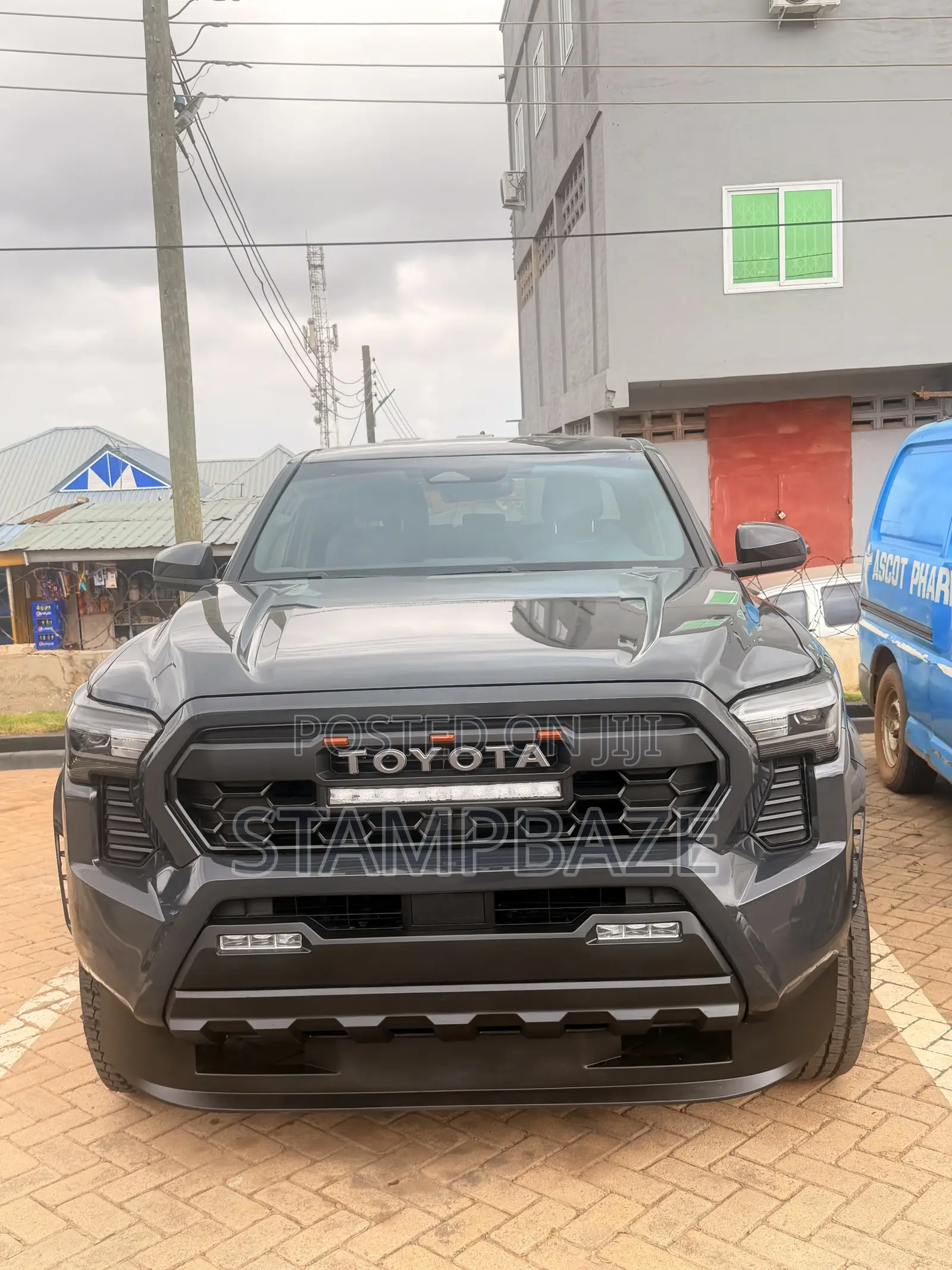 Toyota Tacoma SR5 Double Cab 5.0 ft. SB 2025 Gray