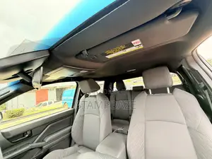 Toyota Tacoma SR5 Double Cab 5.0 ft. SB 2025 Gray