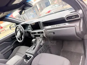 Toyota Tacoma SR5 Double Cab 5.0 ft. SB 2025 Gray