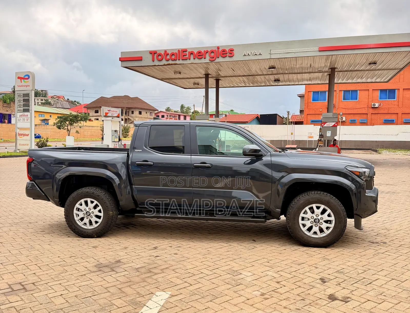 Toyota Tacoma SR5 Double Cab 5.0 ft. SB 2025 Gray