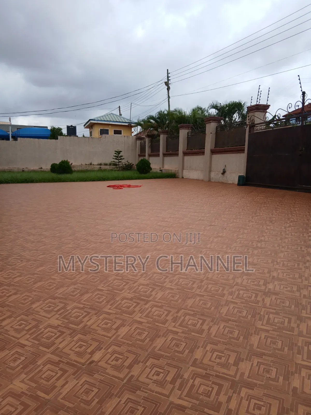 5bdrm House in Darkopropeeties, Kumasi Metropolitan for sale
