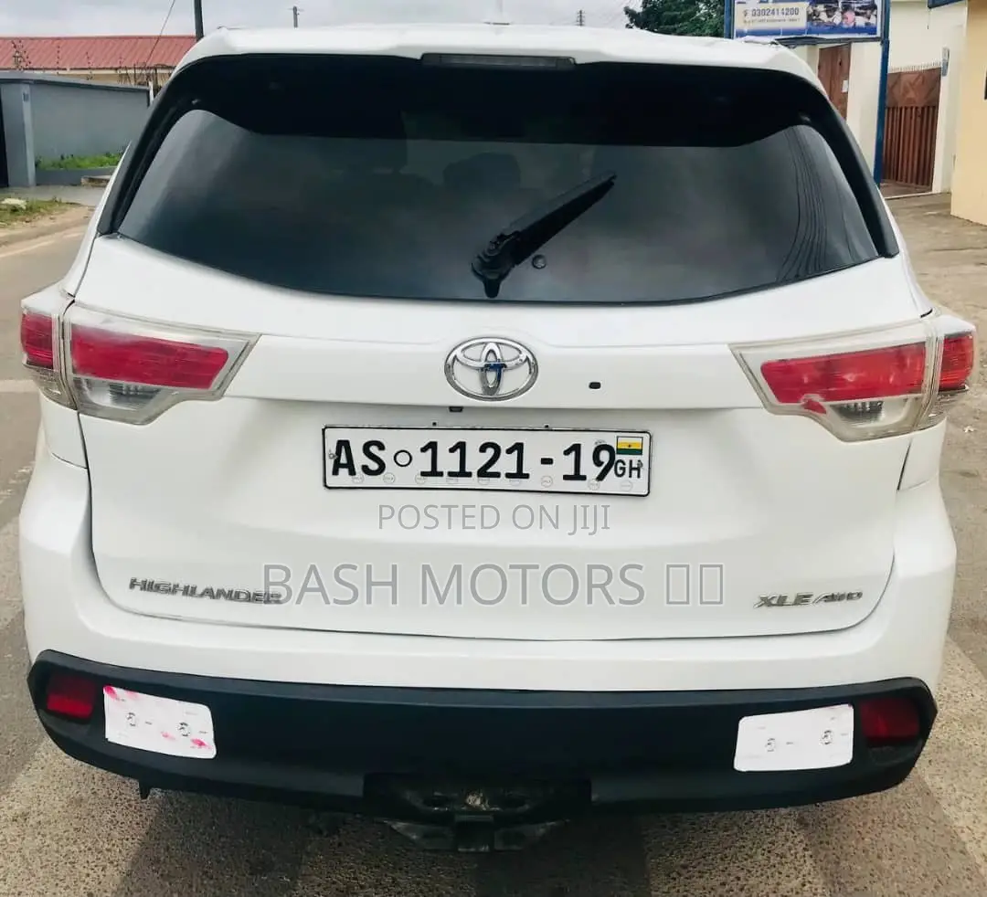 Toyota Highlander XLE V6 4x2 (3.5L 6cyl 6A) 2016 White