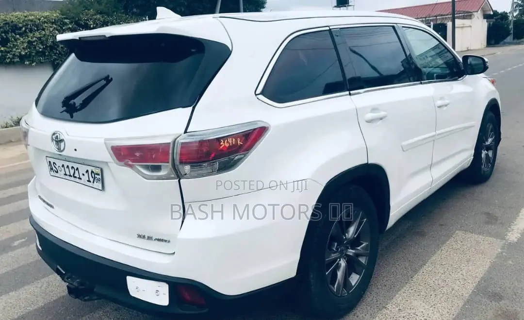 Toyota Highlander XLE V6 4x2 (3.5L 6cyl 6A) 2016 White