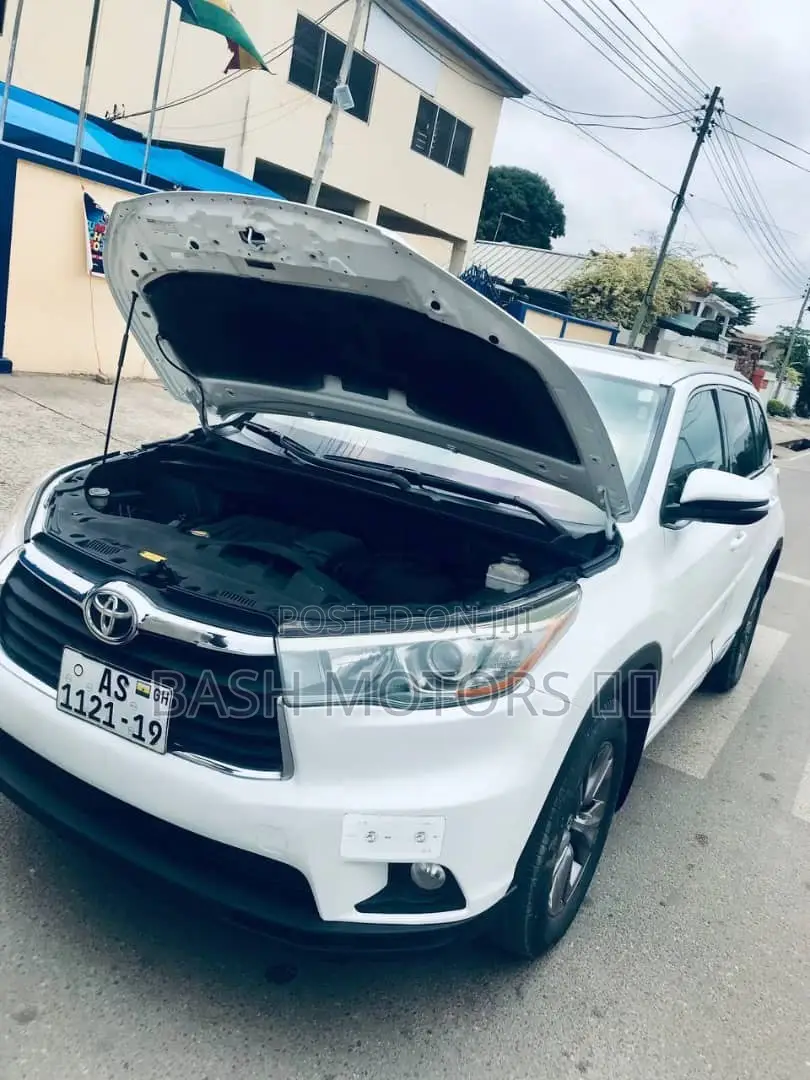 Toyota Highlander XLE V6 4x2 (3.5L 6cyl 6A) 2016 White