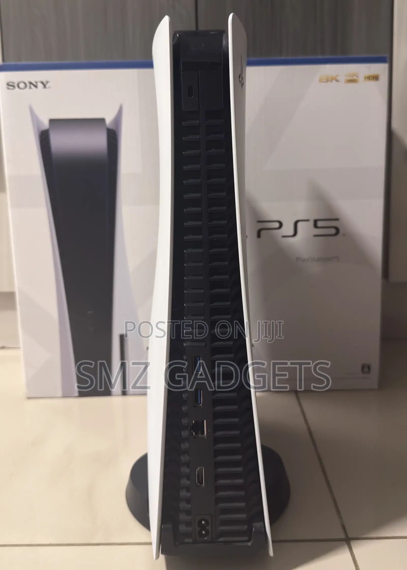 PlayStation 5 Standard Edition — Excelent Condition
