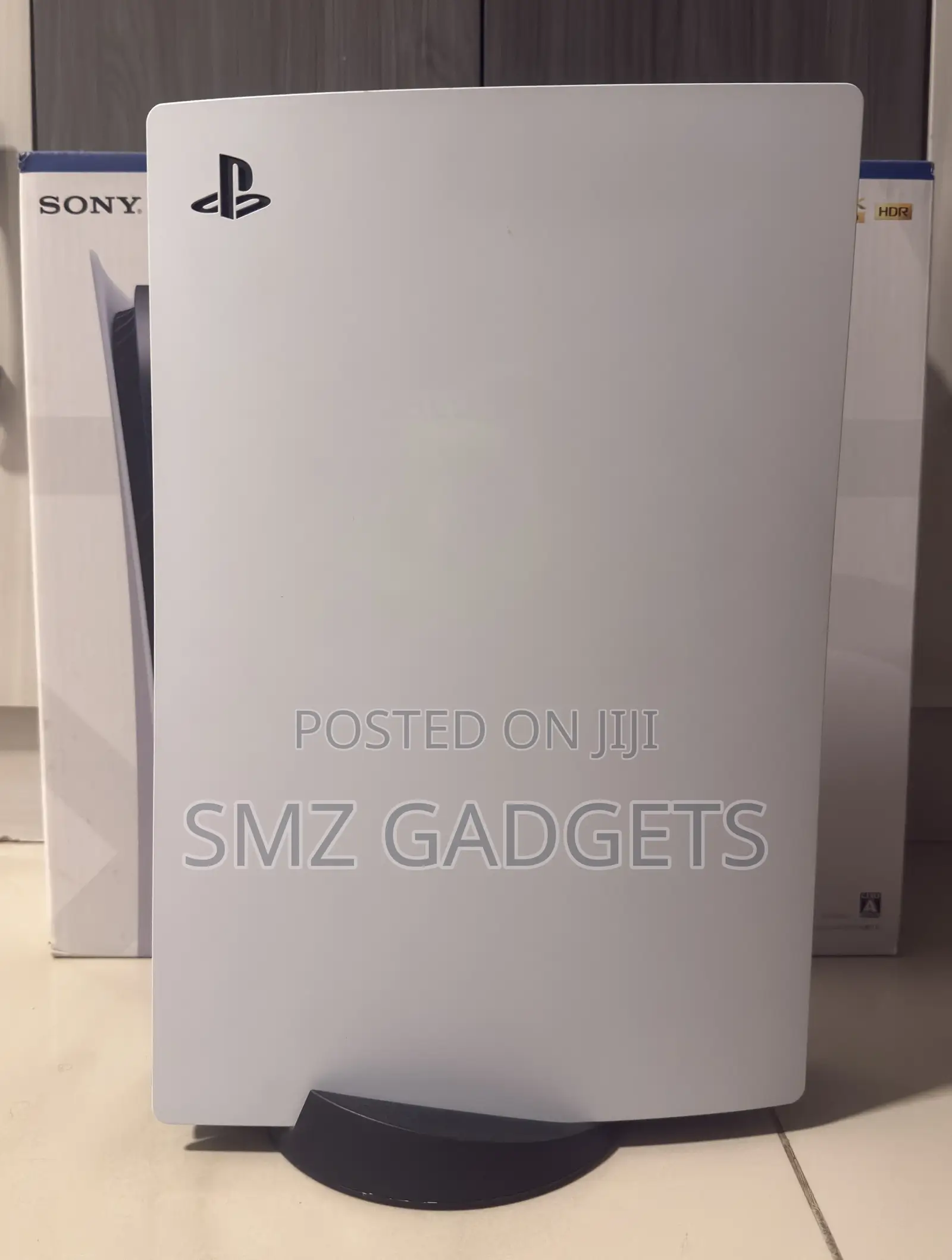 PlayStation 5 Standard Edition — Excelent Condition