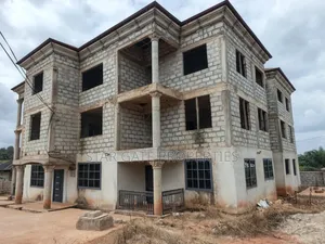 12bdrm Apartment in Ajamasu, On Santasi, Kumasi Metropolitan for sale