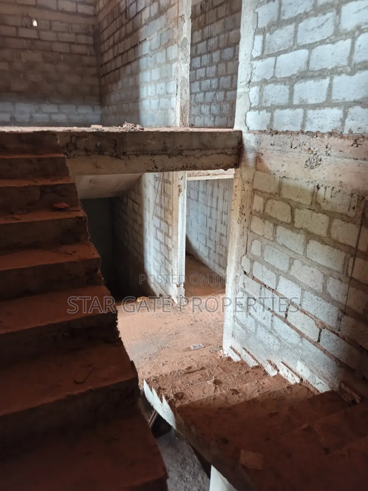 12bdrm Apartment in Ajamasu, On Santasi, Kumasi Metropolitan for sale