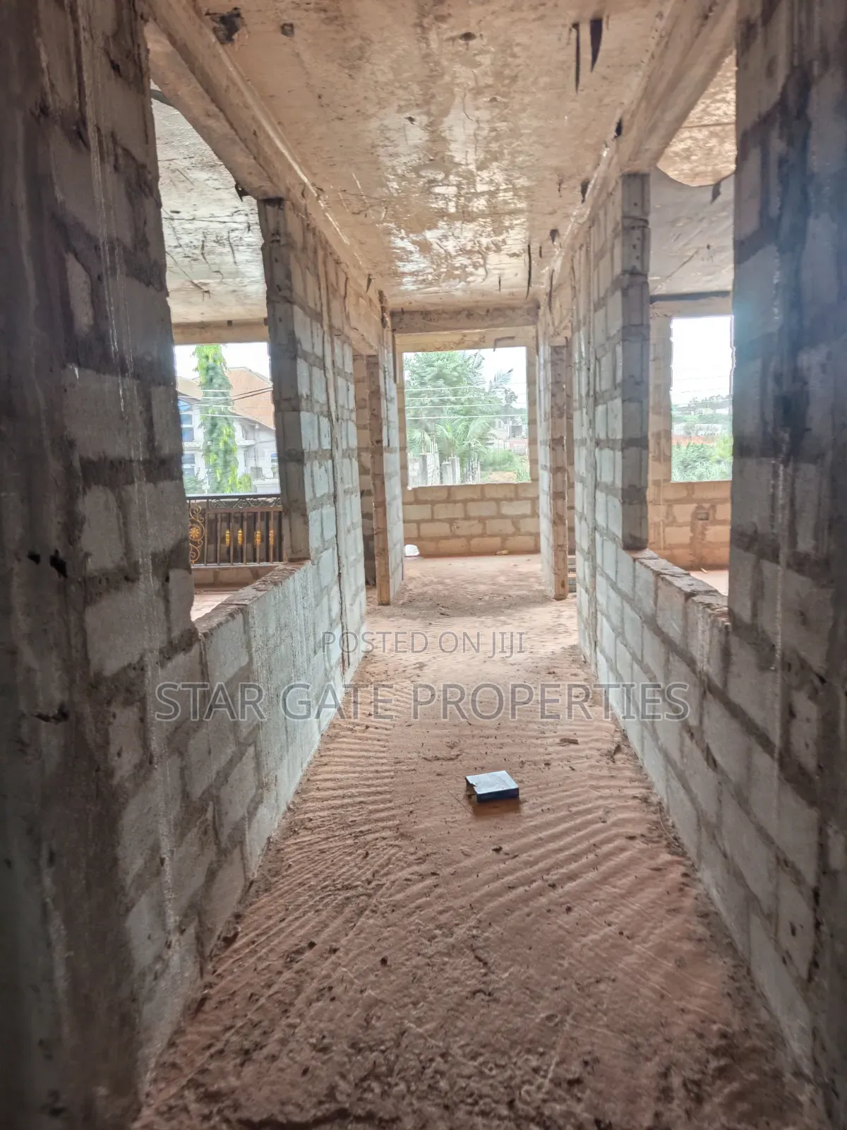 12bdrm Apartment in Ajamasu, On Santasi, Kumasi Metropolitan for sale