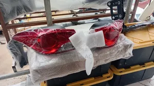 Hyundai Elantra 2011 to 2013 Taillight Pair