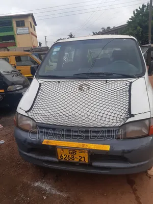 Toyota HiAce 2013 White