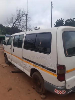 Toyota HiAce 2013 White