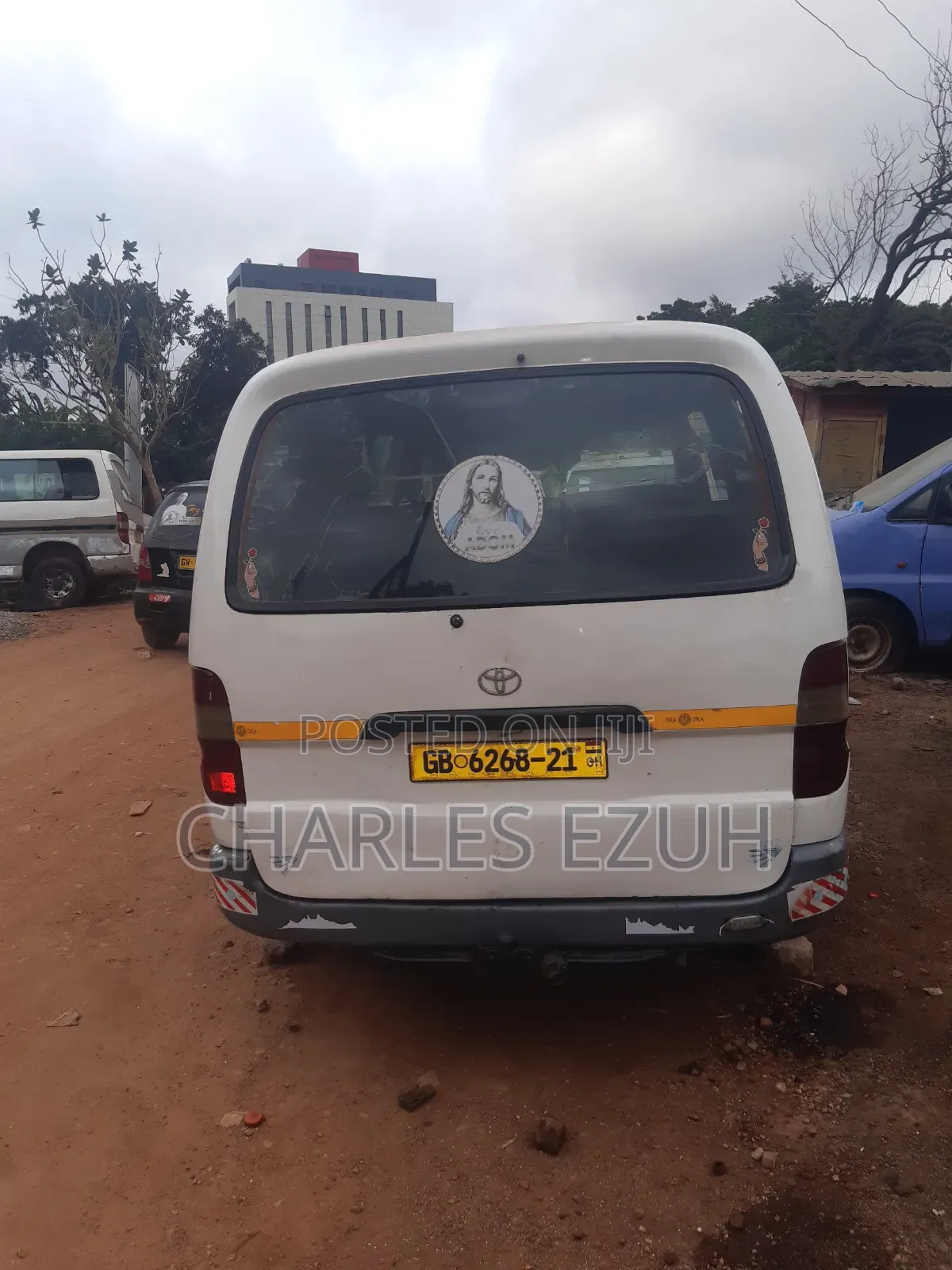 Toyota HiAce 2013 White