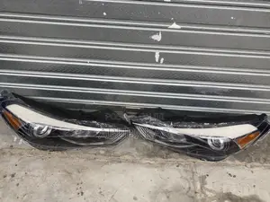 Hyundai Santafe 2019 Headlight Pair