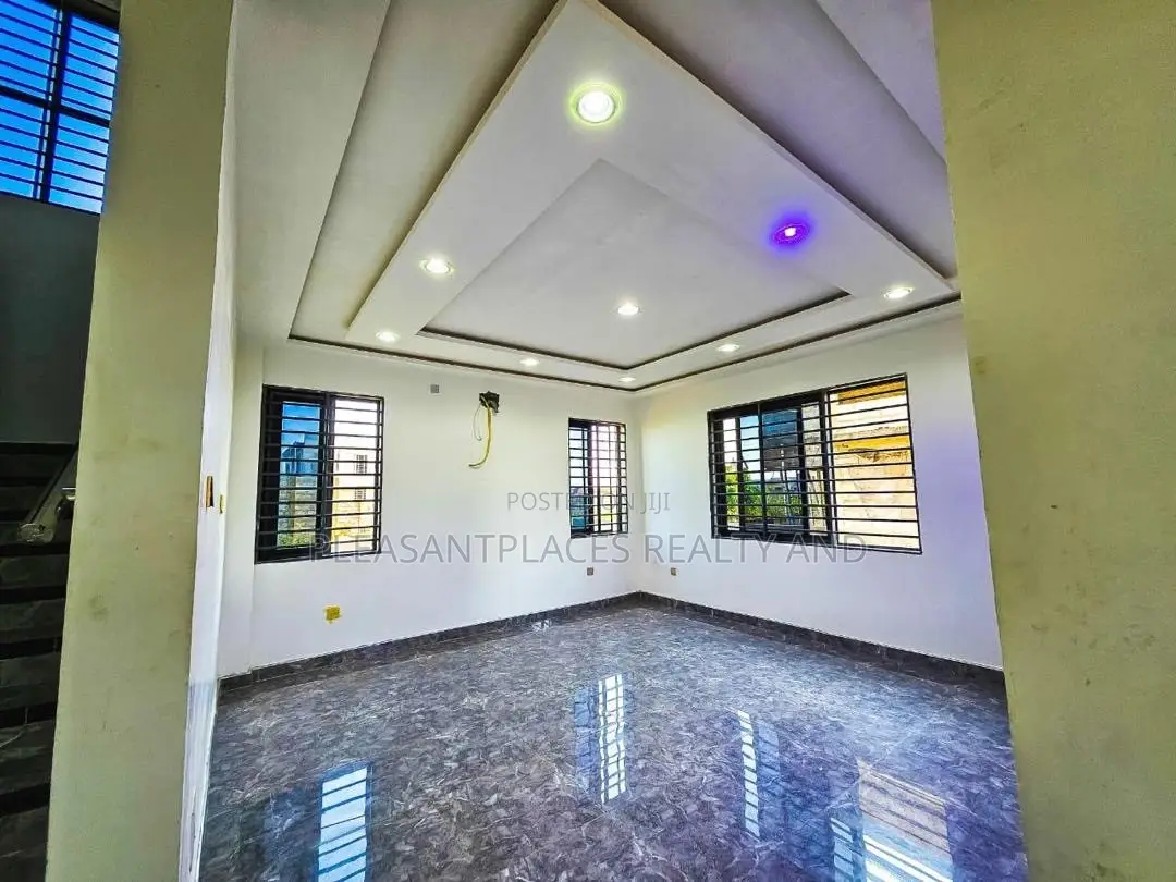 4bdrm House in Pleasantplaces And, Ashaley Botwe for sale