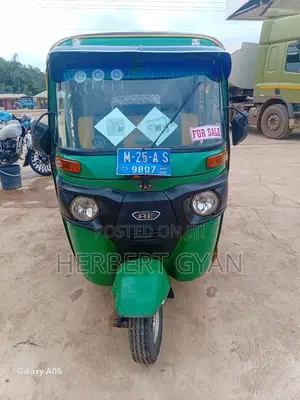 Bajaj RE 2024 Green