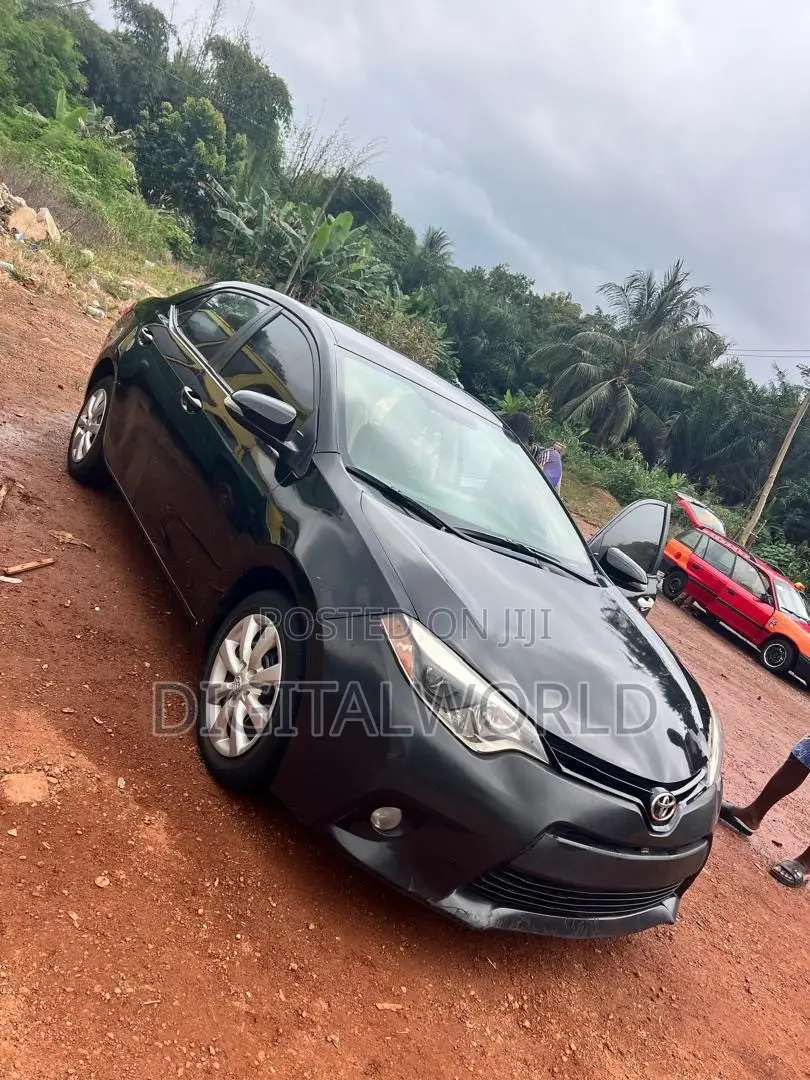 Toyota Corolla LE 4dr Sedan (1.8L 4cyl CVT) 2015 Black