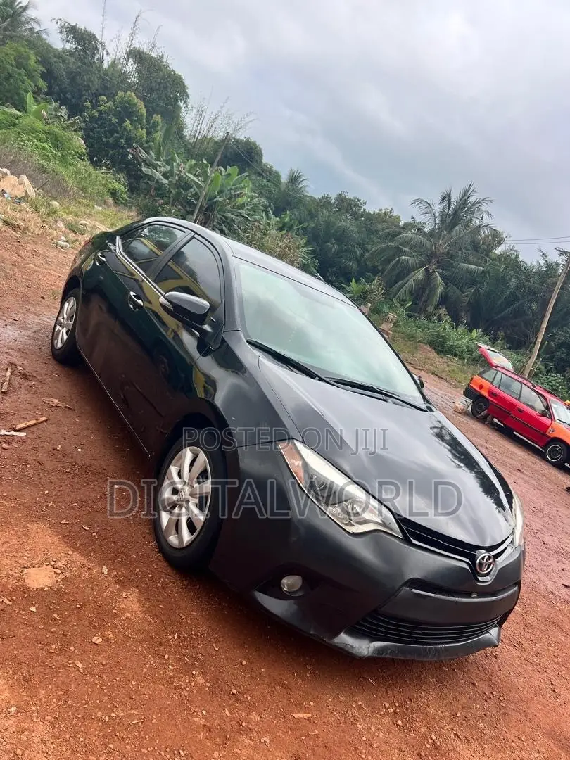 Toyota Corolla LE 4dr Sedan (1.8L 4cyl CVT) 2015 Black