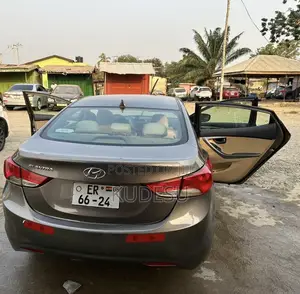 Hyundai Elantra Limited Sedan FWD (1.8L 4cyl 6A) 2013 Gray