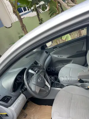 Hyundai Accent SE Sedan 2017 Silver