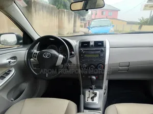 Toyota Corolla 2010 Gray