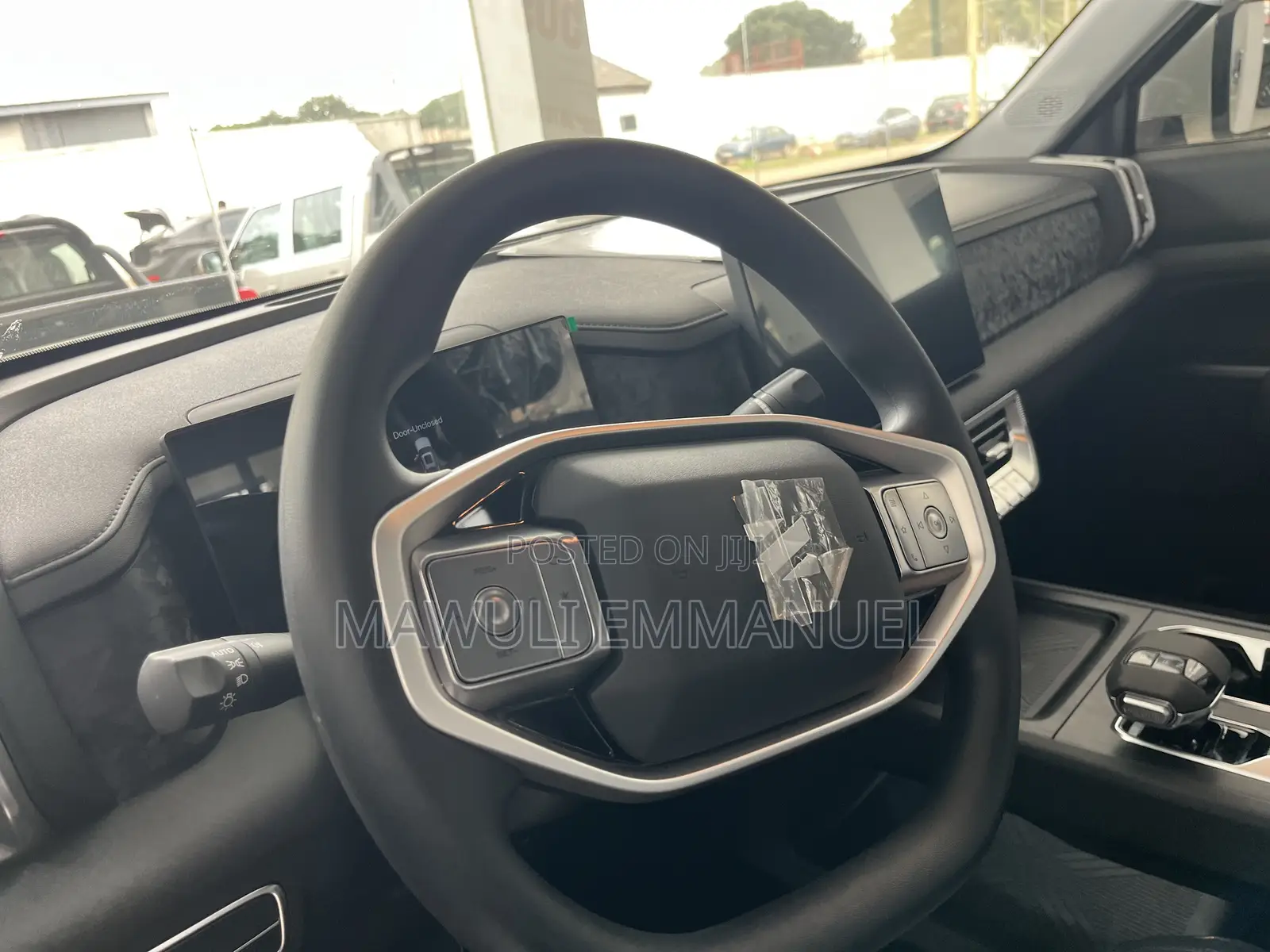 New Nissan Z9 2025 Gold