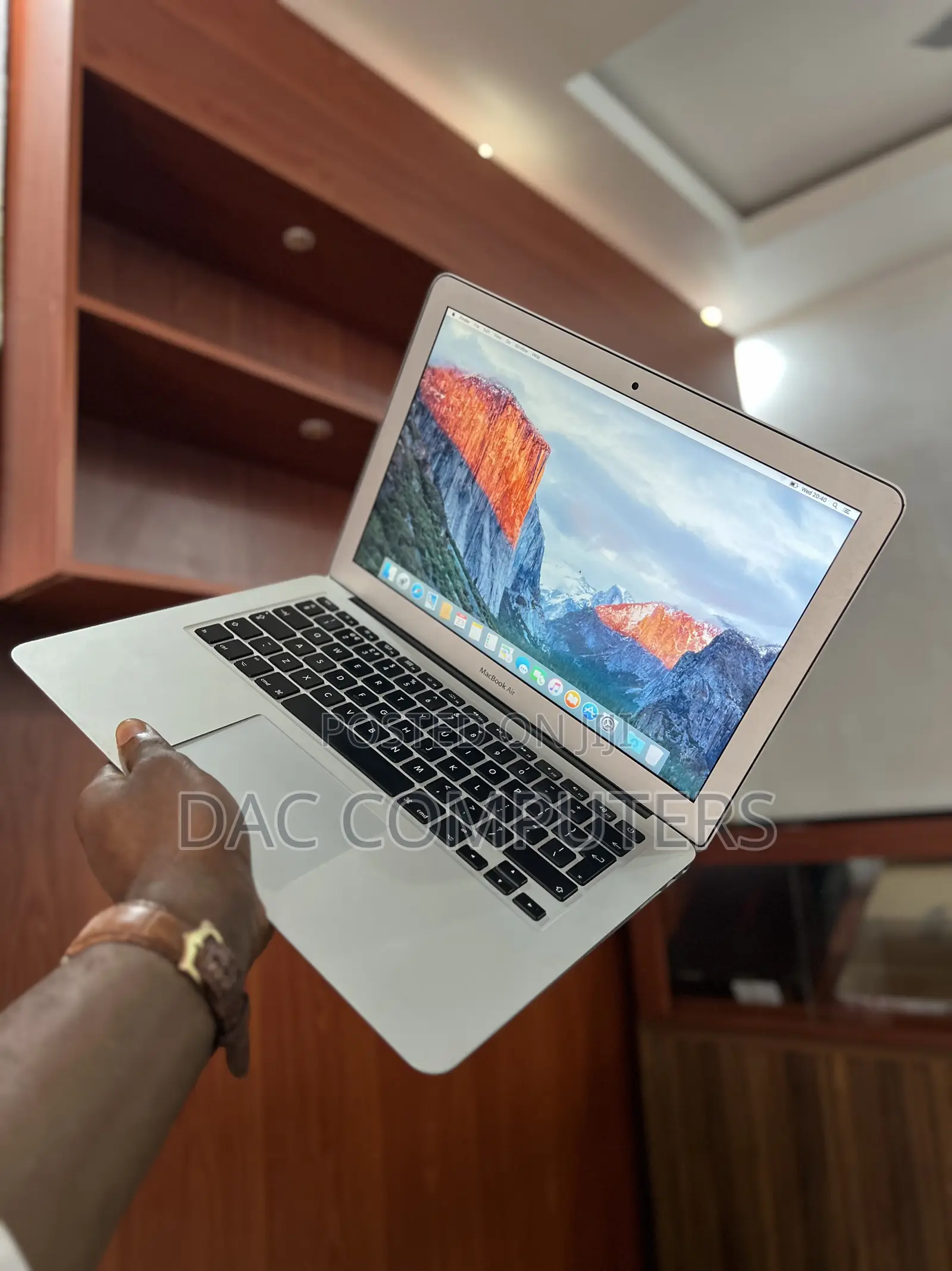 Laptop Apple MacBook Air 8GB Intel Core i5 SSD 128GB