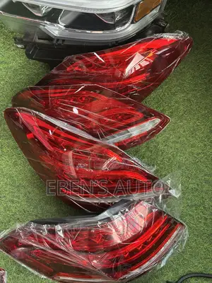 Mercedes Benz C300 2017-20 Taillight